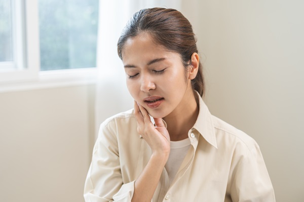 Symptoms Of TMJ &#    ; Jaw Pain?